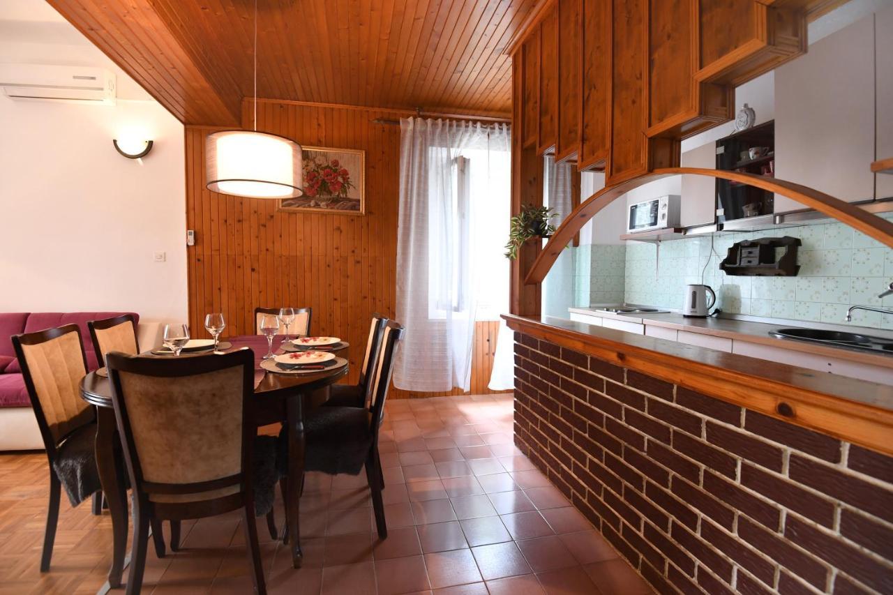 Apartmani Erna Pašman Exterior foto