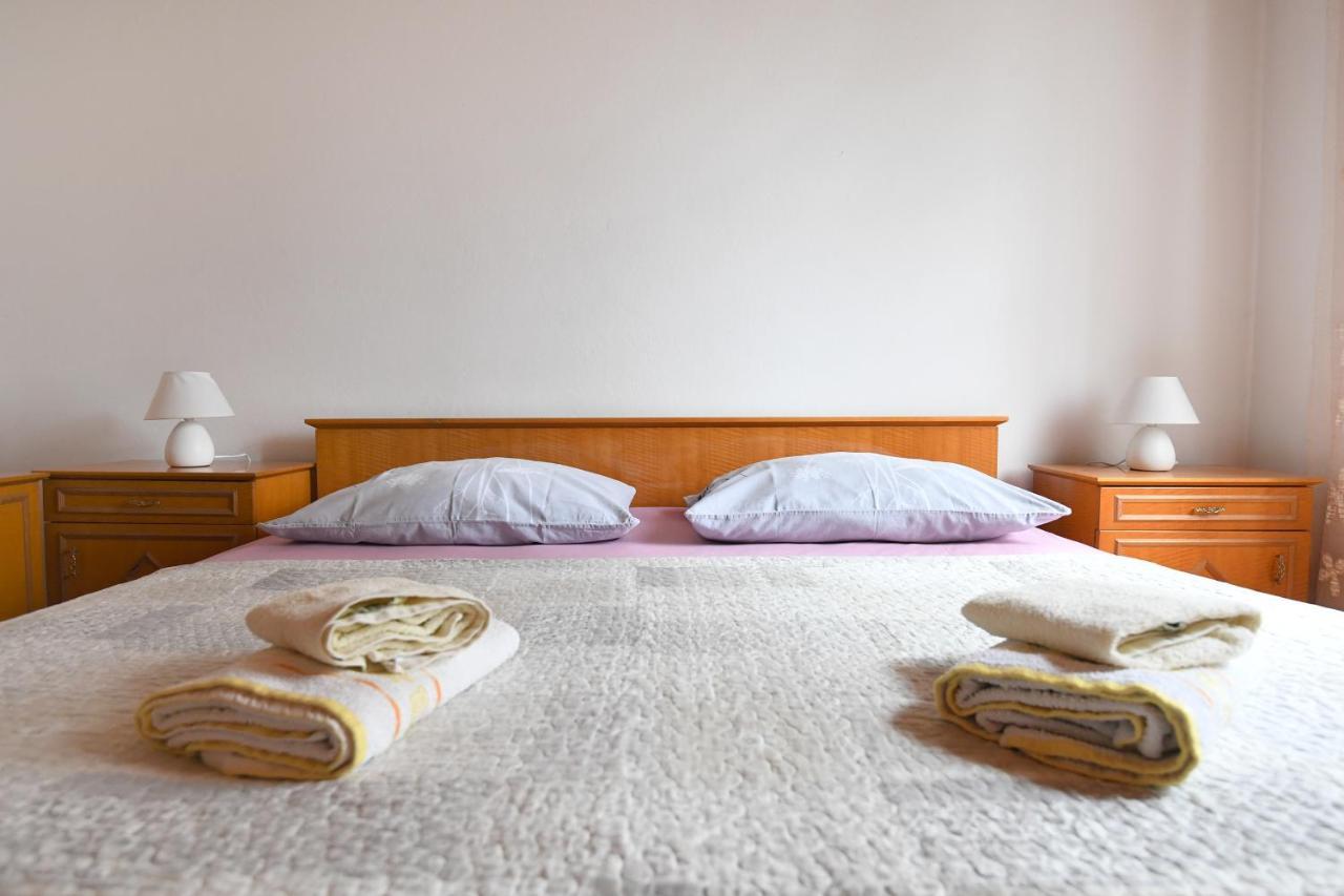 Apartmani Erna Pašman Exterior foto