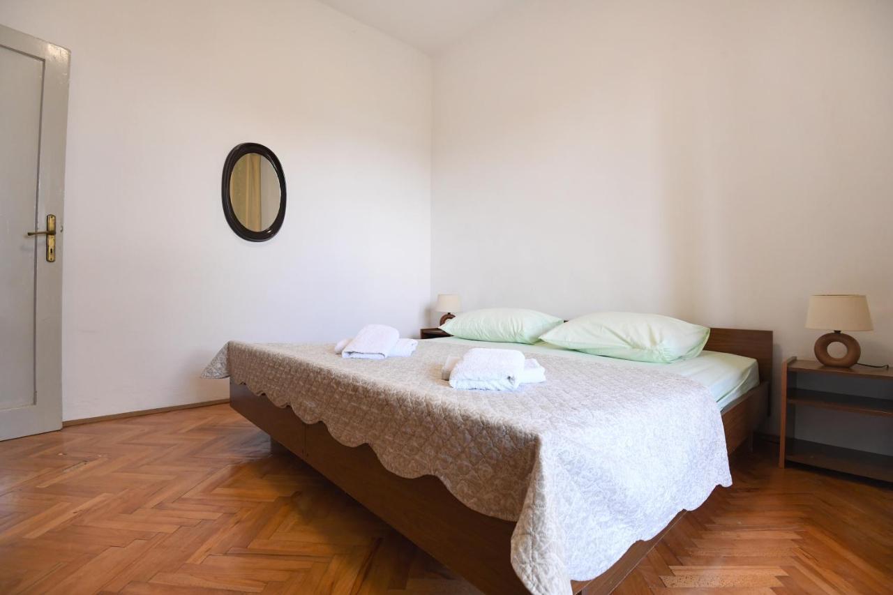 Apartmani Erna Pašman Exterior foto
