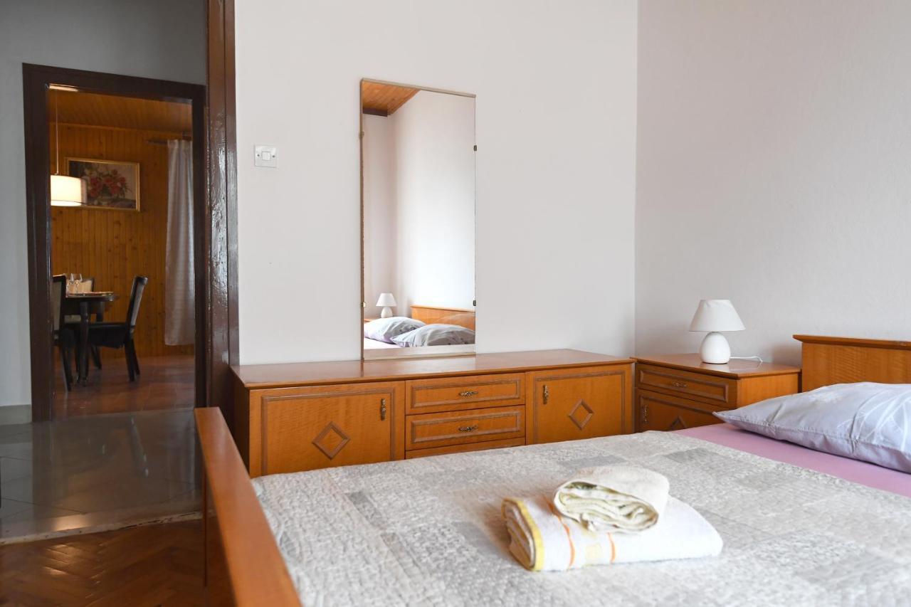 Apartmani Erna Pašman Exterior foto