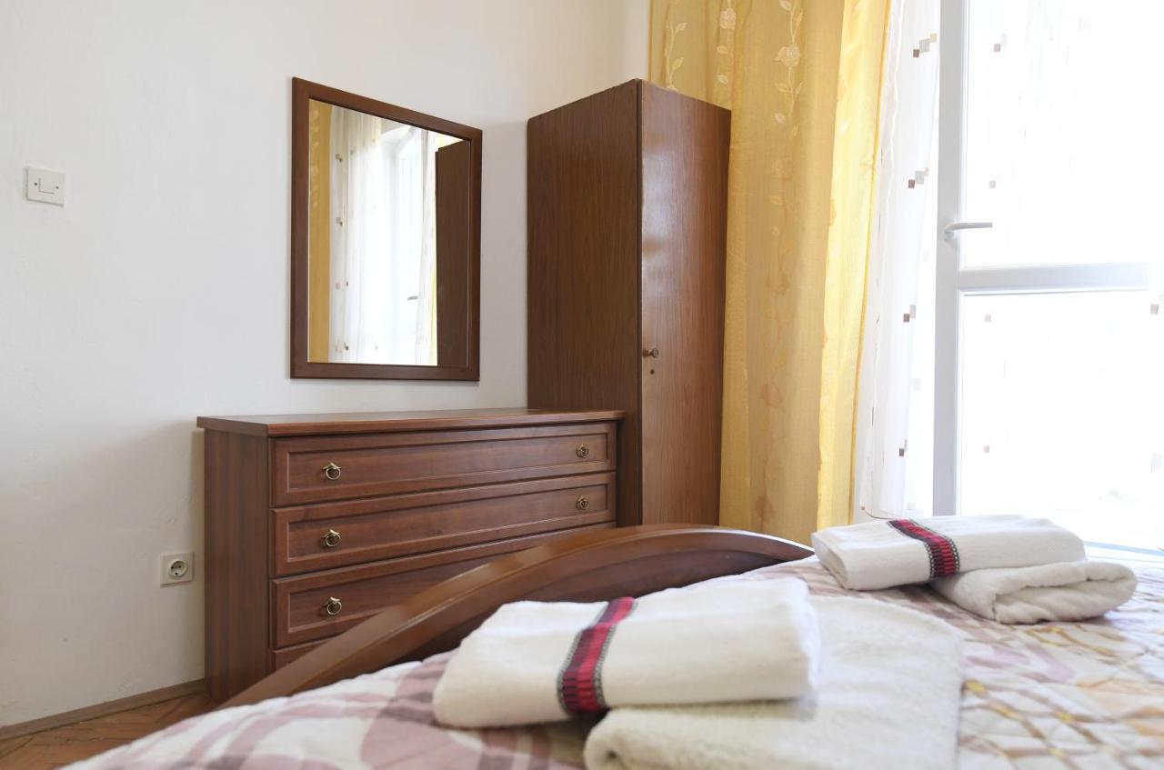 Apartmani Erna Pašman Exterior foto