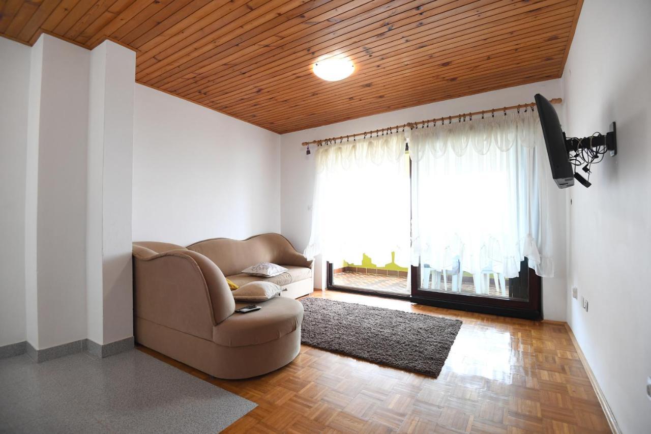 Apartmani Erna Pašman Exterior foto