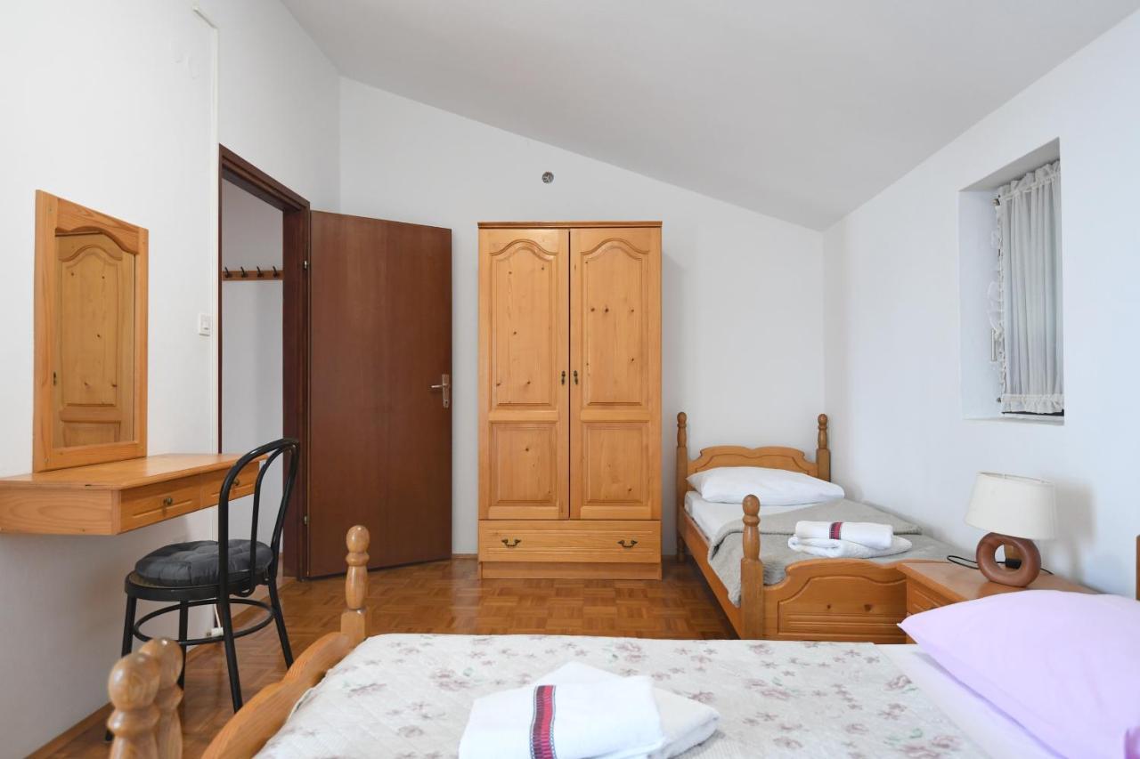 Apartmani Erna Pašman Exterior foto