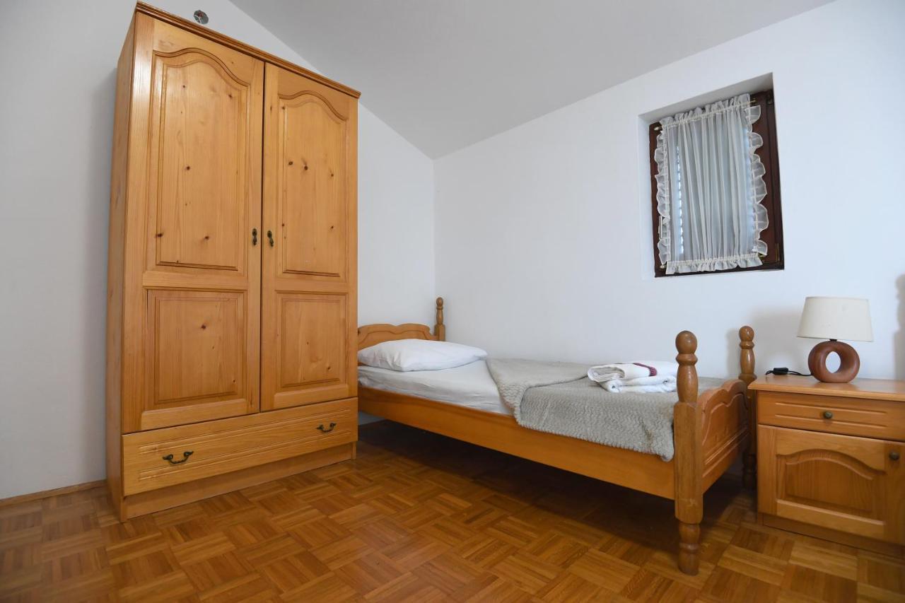 Apartmani Erna Pašman Exterior foto
