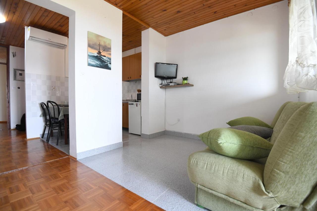 Apartmani Erna Pašman Exterior foto