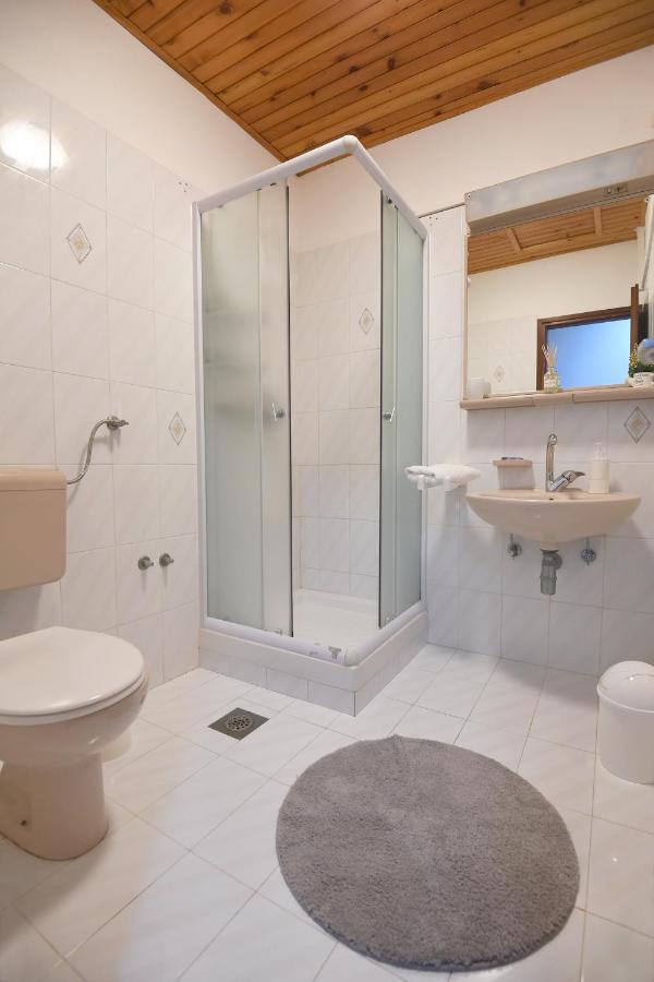Apartmani Erna Pašman Exterior foto