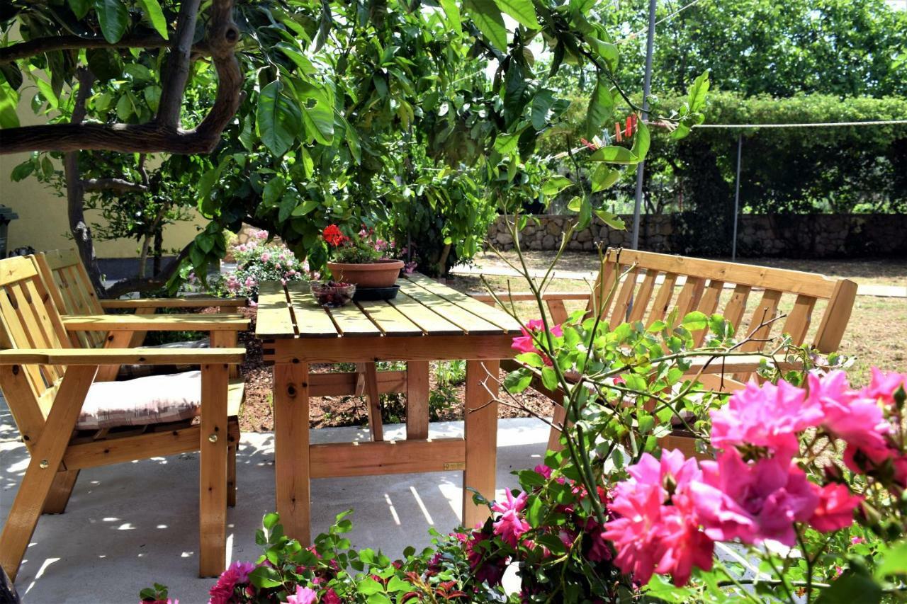 Apartmani Erna Pašman Exterior foto